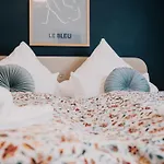 Deluxe I 2 Bedroom I 7p I Zentral I Kueche I Wifi I Naehe Zollhafen I Helloyou X Bright Collection شقة