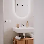 شقة Deluxe I 2 Bedroom I 7p I Zentral I Kueche I Wifi I Naehe Zollhafen I Helloyou X Bright Collection *