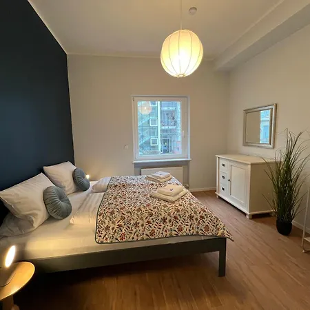 Deluxe Apartment Mainz I 2 BR I 7P I Zentral I Küche I WiFi I Nähe Zollhafen I helloYOU apartments x BRIGHT Collection *