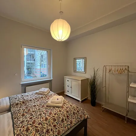 Deluxe Apartment Mainz I 2 BR I 7P I Zentral I Küche I WiFi I Nähe Zollhafen I helloYOU apartments x BRIGHT Collection Maguncia