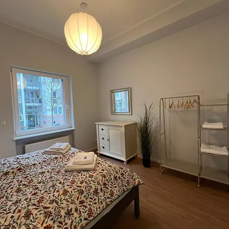 Deluxe Apartment Mainz I 2 BR I 7P I Zentral I Küche I WiFi I Nähe Zollhafen I helloYOU apartments x BRIGHT Collection * Maguncia