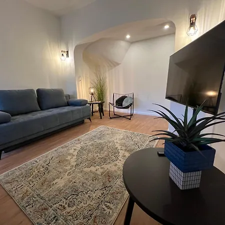 Deluxe Apartment Mainz I 2 BR I 7P I Zentral I Küche I WiFi I Nähe Zollhafen I helloYOU apartments x BRIGHT Collection *