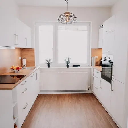 Lejlighed Deluxe I 2 Bedroom I 7p I Zentral I Kueche I Wifi I Naehe Zollhafen I Helloyou X Bright Collection *