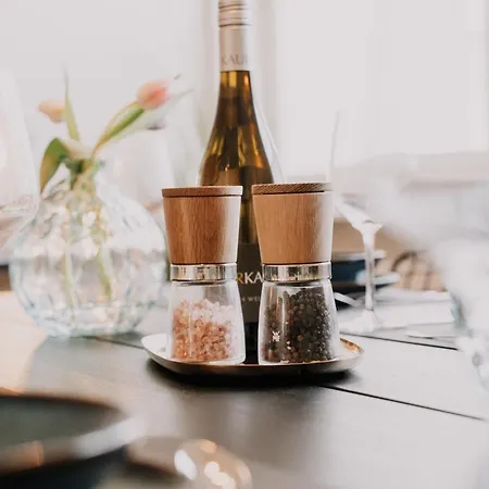 Deluxe I 2 Br I 7p I Zentral I Küche I Wifi I Nähe Zollhafen I Helloyou X Bright Collection Apartment