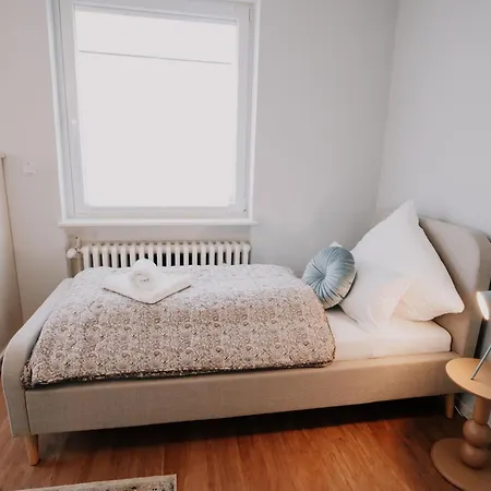 Deluxe I 2 Bedroom I 7p I Zentral I Kueche I Wifi I Naehe Zollhafen I Helloyou X Bright Collection Mohuč