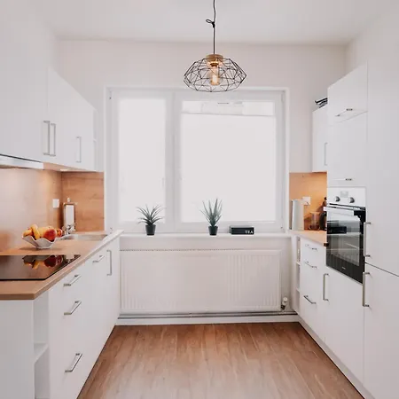 Apartmán Deluxe I 2 Bedroom I 7p I Zentral I Kueche I Wifi I Naehe Zollhafen I Helloyou X Bright Collection