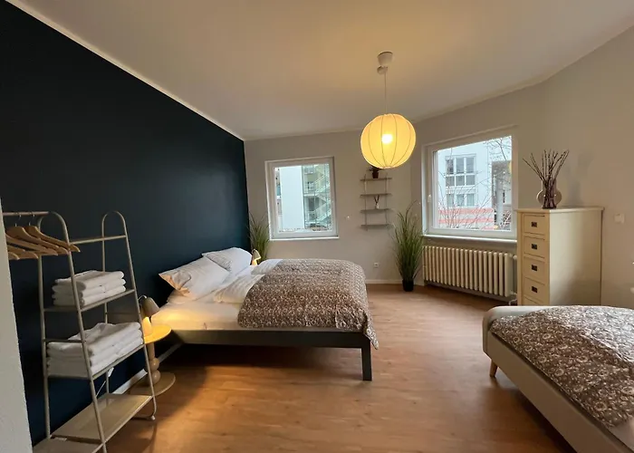 Apartamento Deluxe Apartment Mainz I 2 BR I 7P I Zentral I Küche I WiFi I Nähe Zollhafen I helloYOU apartments x BRIGHT Collection *