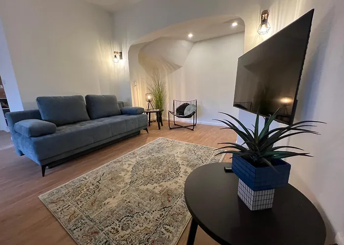 Deluxe Apartment Mainz I 2 BR I 7P I Zentral I Küche I WiFi I Nähe Zollhafen I helloYOU apartments x BRIGHT Collection *