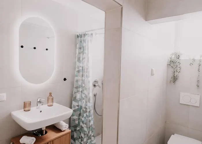 Deluxe I 2 Br I 7p I Zentral I Küche I Wifi I Nähe Zollhafen I Helloyou X Bright Collection Apartment