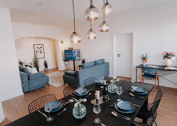 Deluxe I 2 Br I 7p I Zentral I Küche I Wifi I Nähe Zollhafen I Helloyou X Bright Collection Apartment