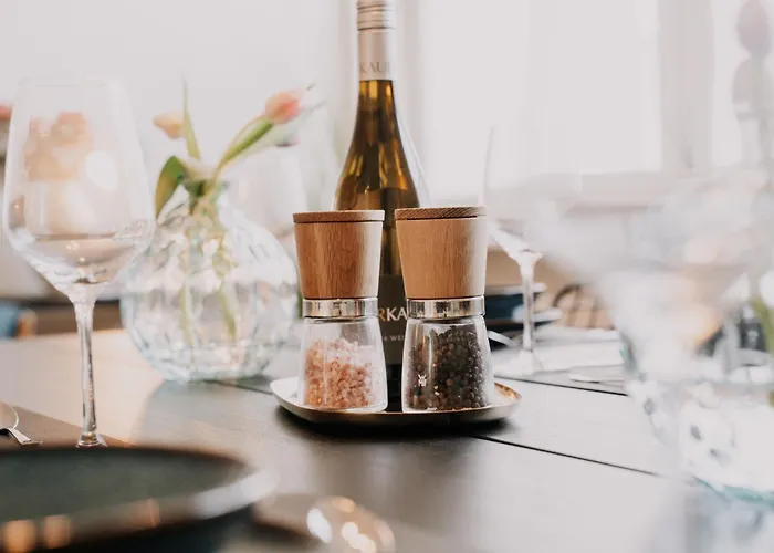 Deluxe I 2 Br I 7p I Zentral I Küche I Wifi I Nähe Zollhafen I Helloyou X Bright Collection Apartment