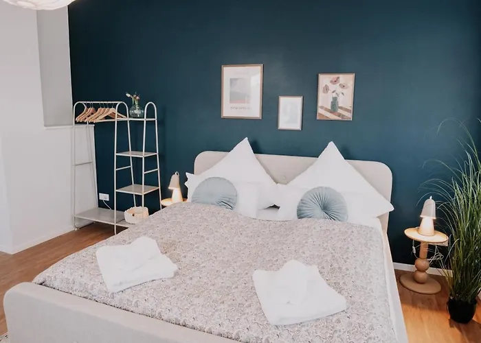 Deluxe I 2 Br I 7p I Zentral I Küche I Wifi I Nähe Zollhafen I Helloyou X Bright Collection Apartment