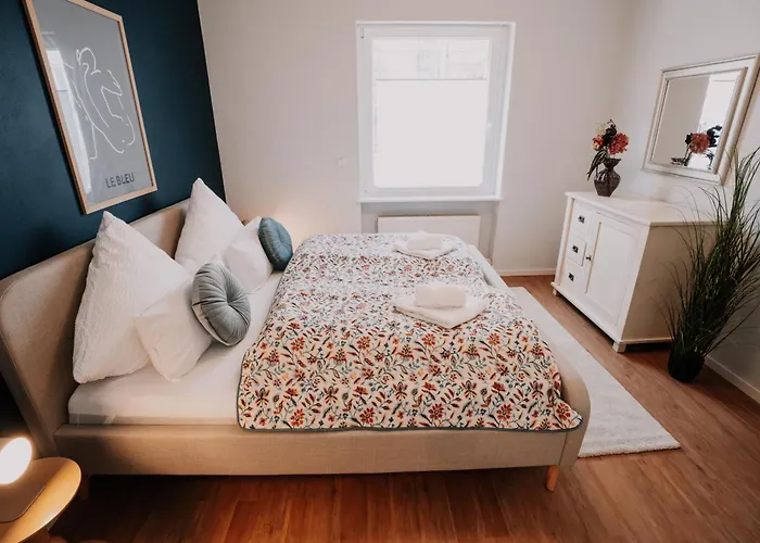 Deluxe I 2 Br I 7p I Zentral I Küche I Wifi I Nähe Zollhafen I Helloyou X Bright Collection Apartment